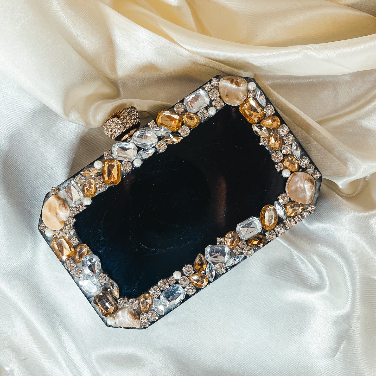 SOFIA Resin Clutch (Black)