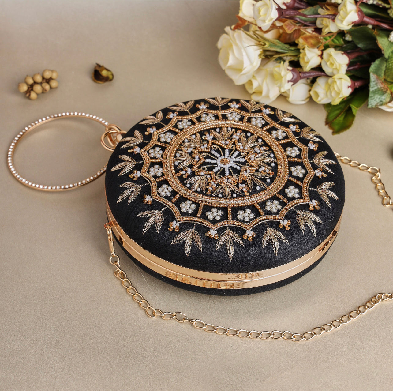 MINDY Clutch (Black)