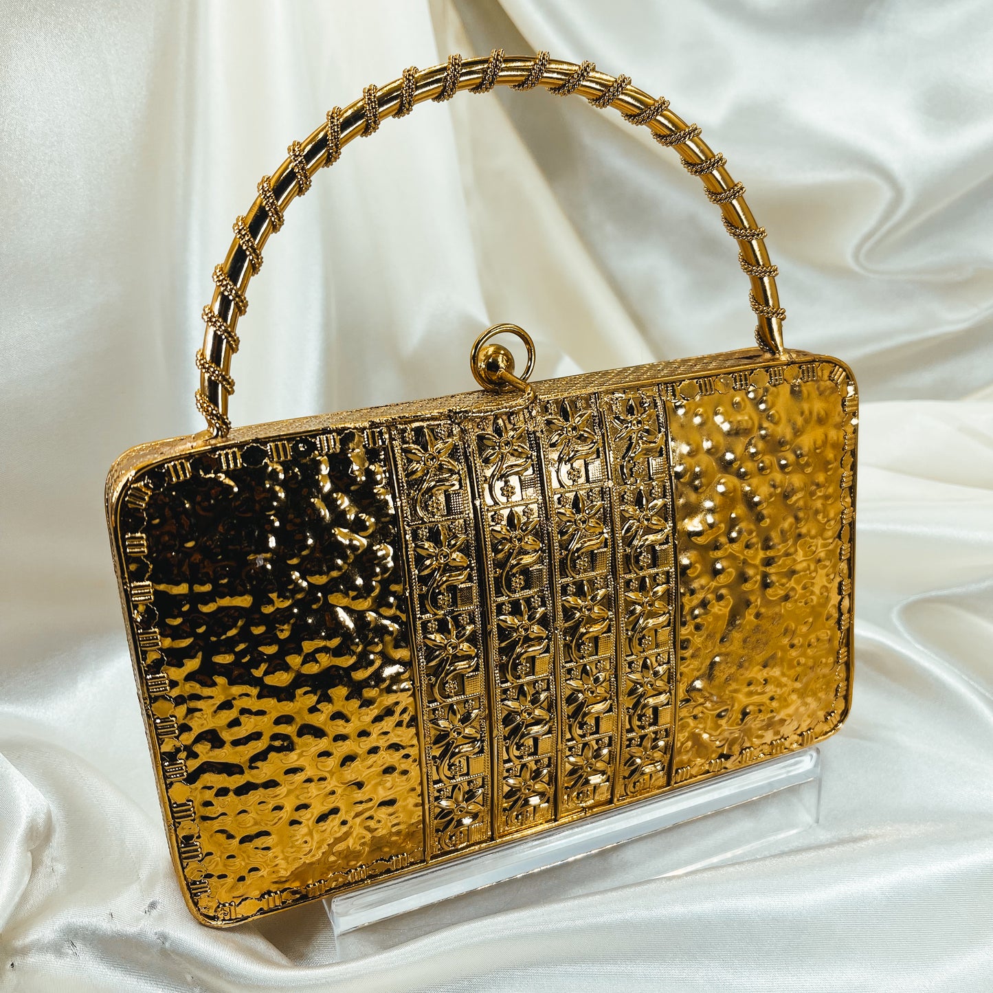 LINA Clutch (Gold)