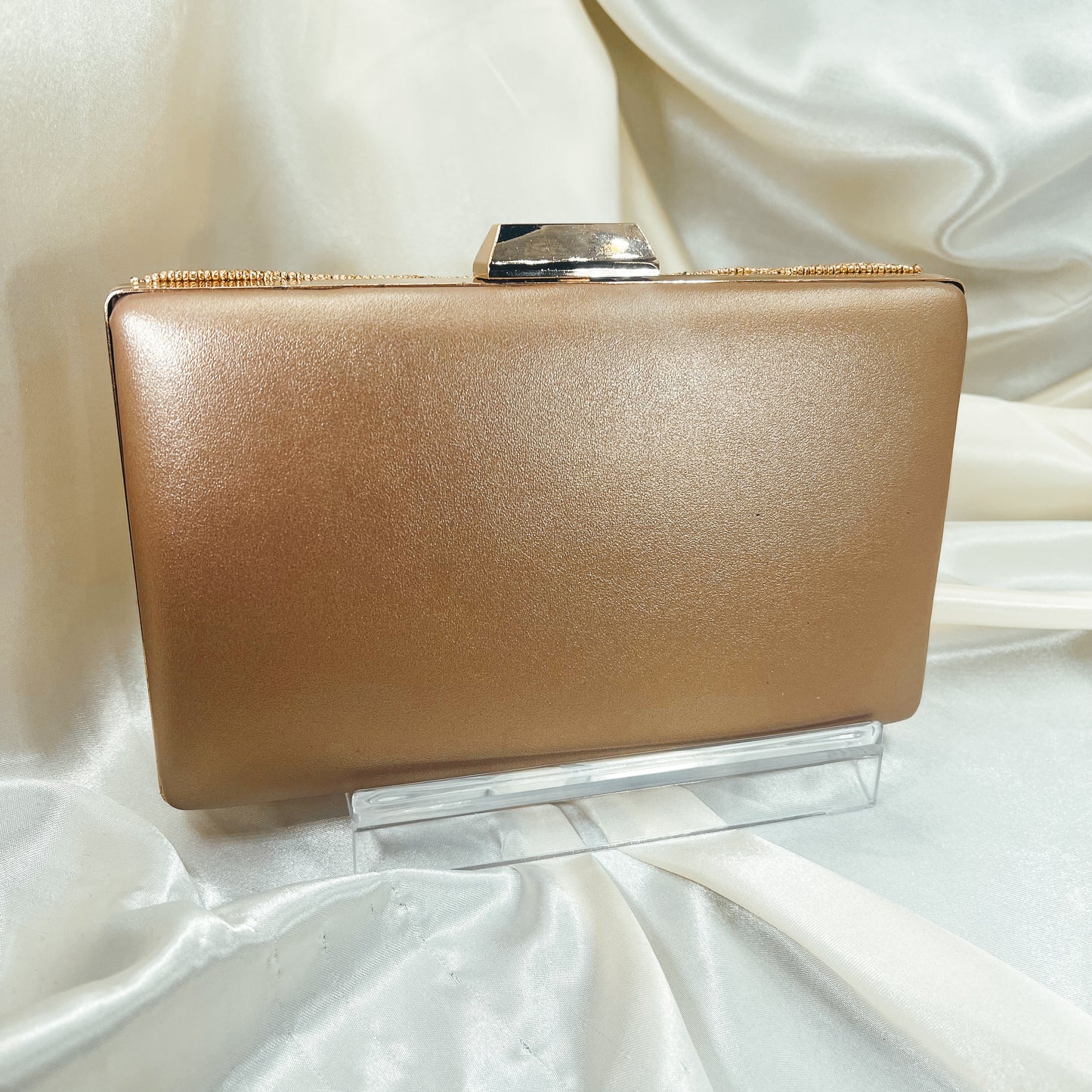 AMIRA Clutch