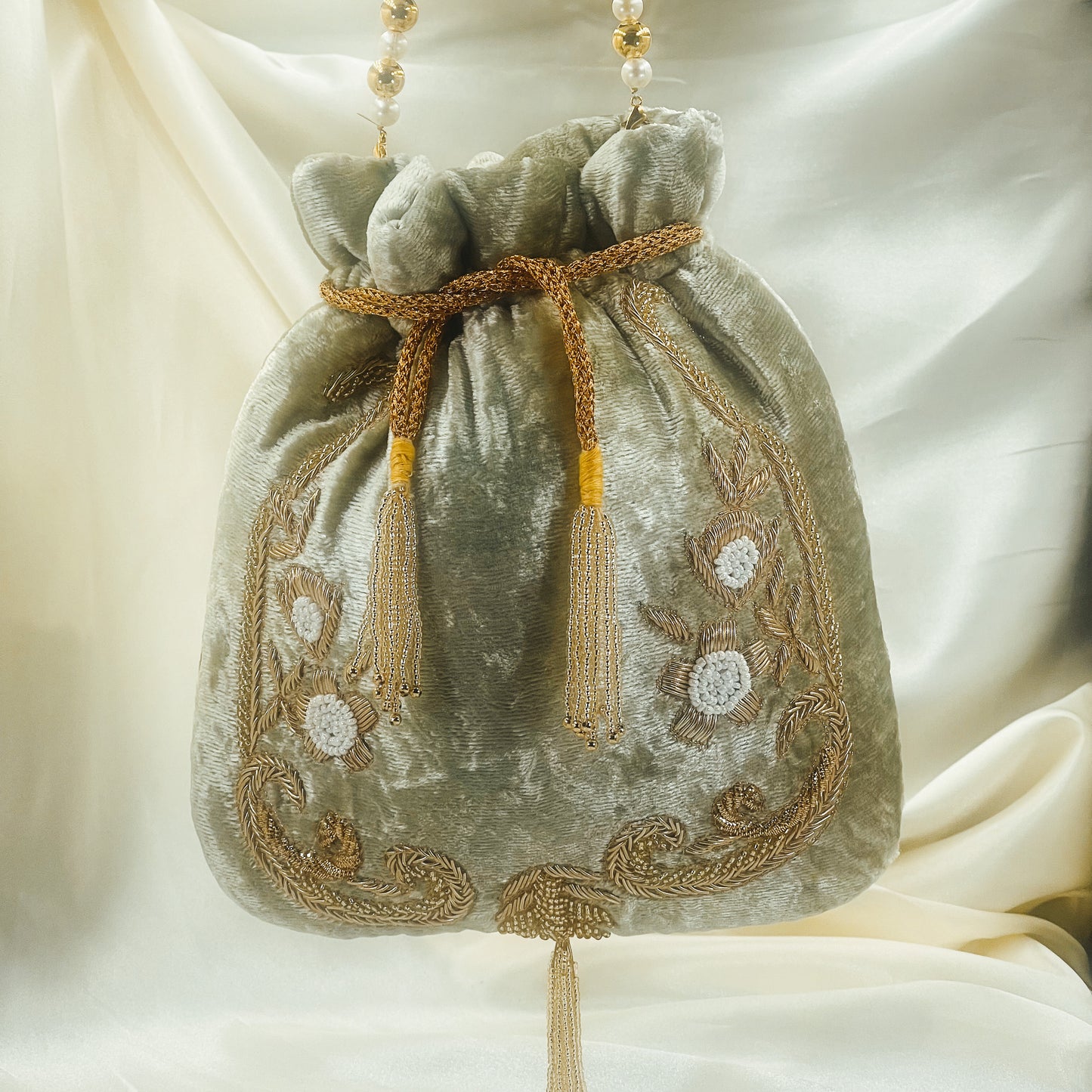 PRIYA Potli (Olive)